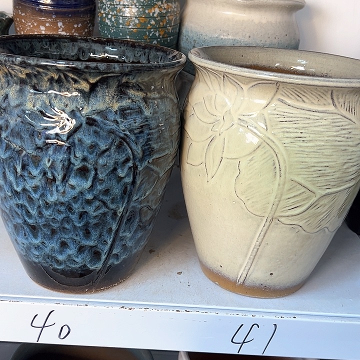 红陶口20高25。。。。。。。