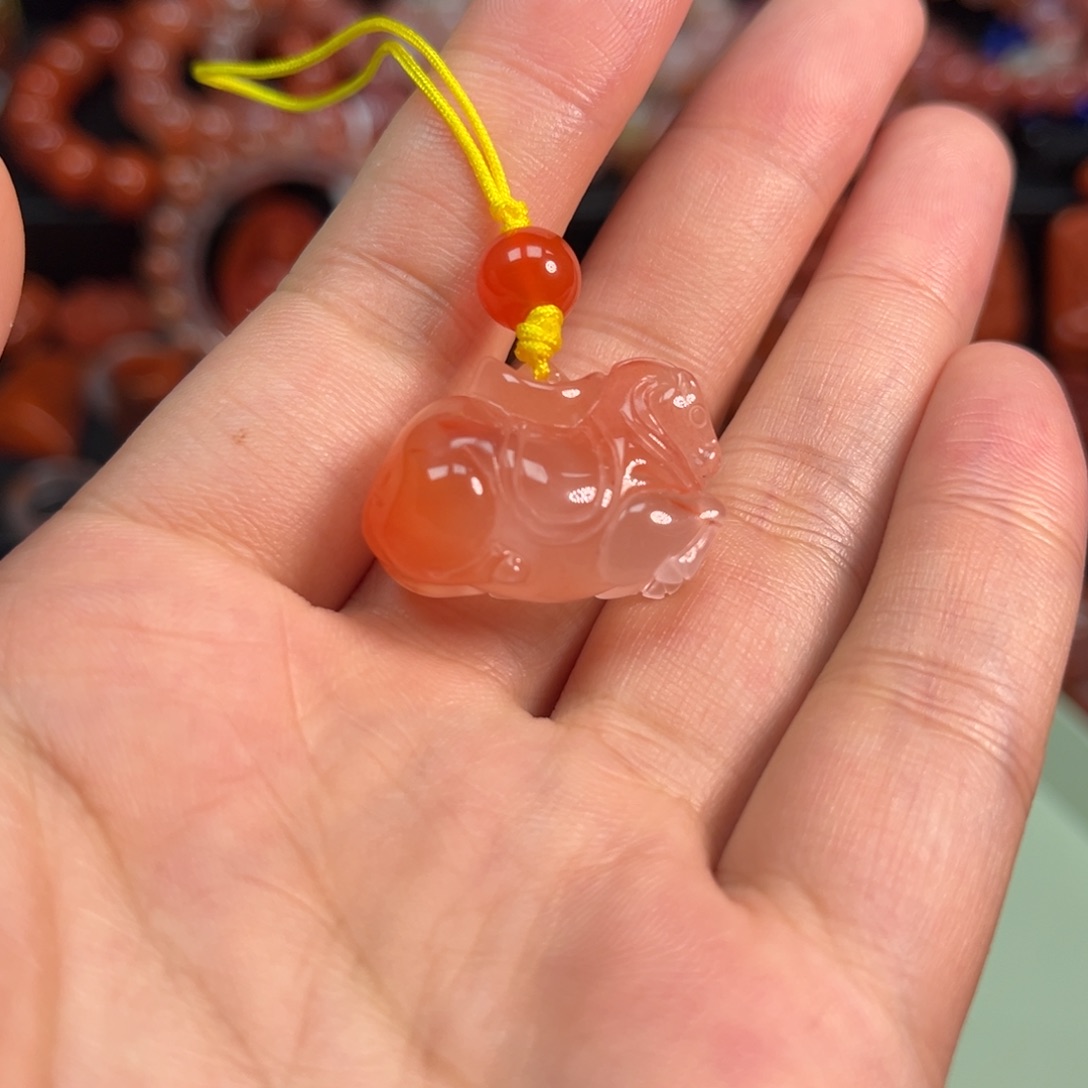 南红玛瑙唐马手机挂未镶嵌