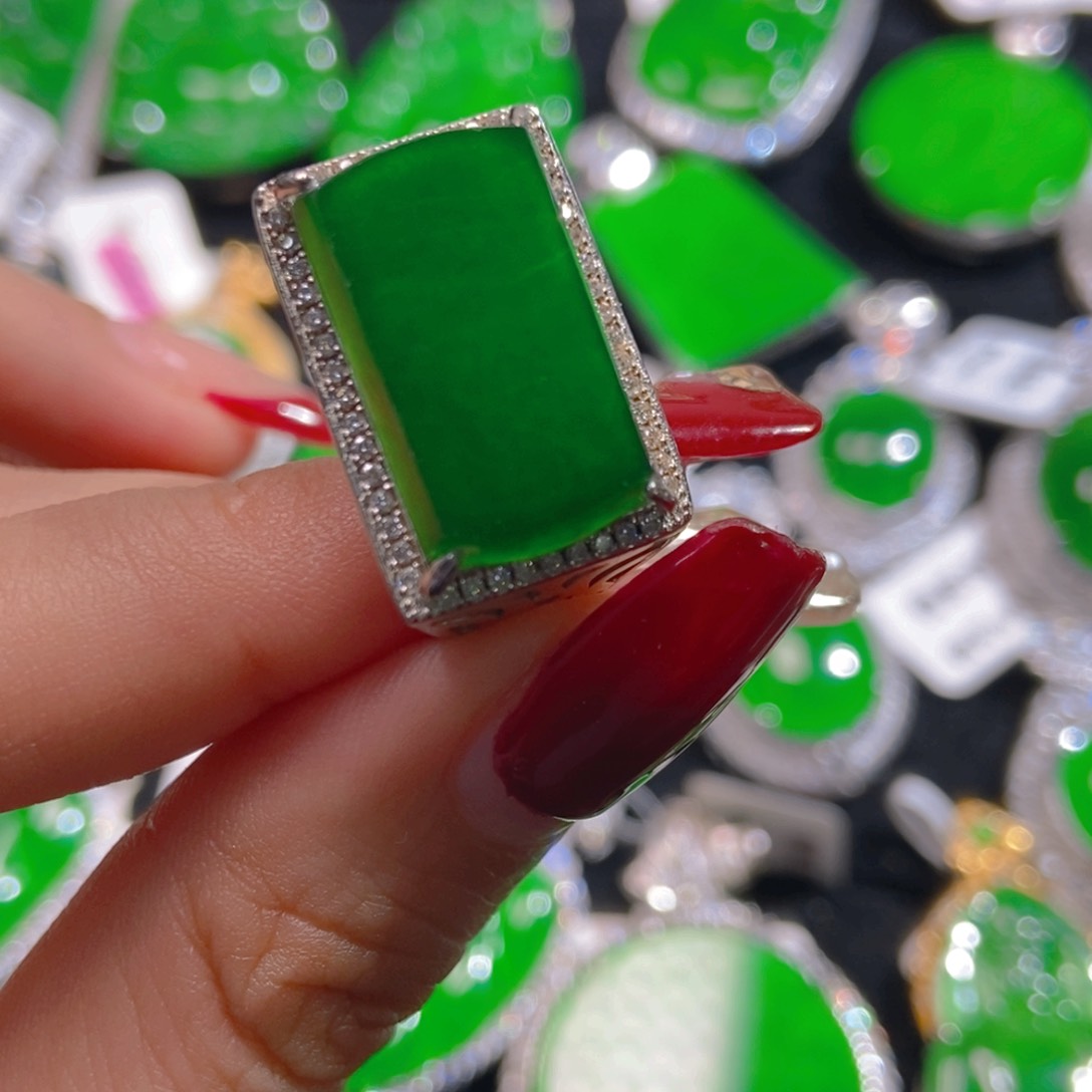 翡翠吊坠(不含链)未镶嵌