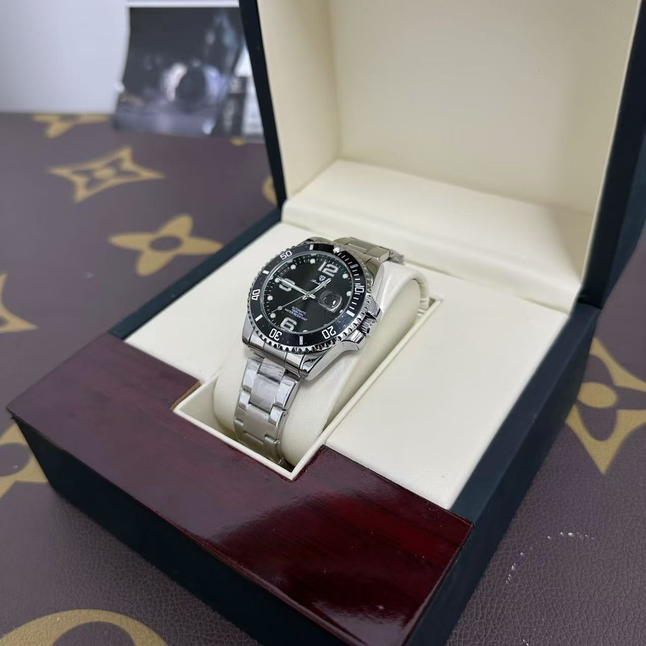 【康卡】时尚大气太空黑夜光防水男士手表9113G专属