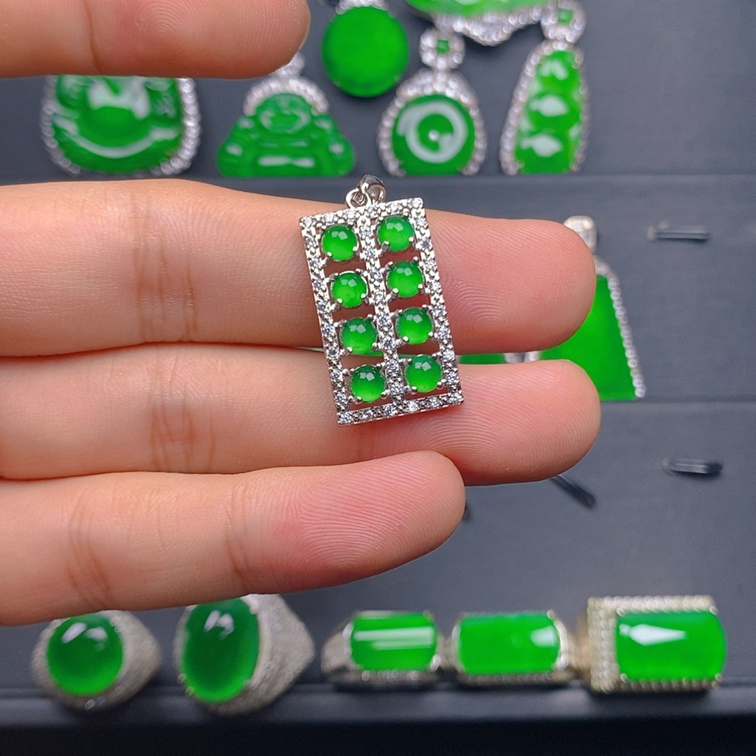 吊坠(赠链)银S925镶嵌翡翠吊坠