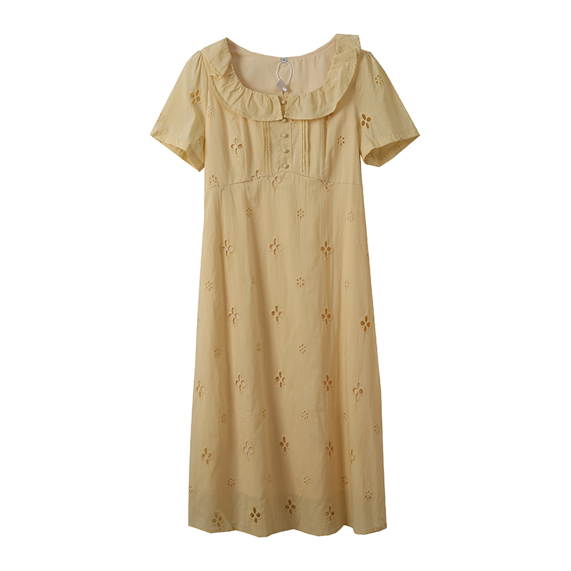 大码连衣裙2025夏季新款奶油镂空小花方领荷叶边高腰中长裙242445