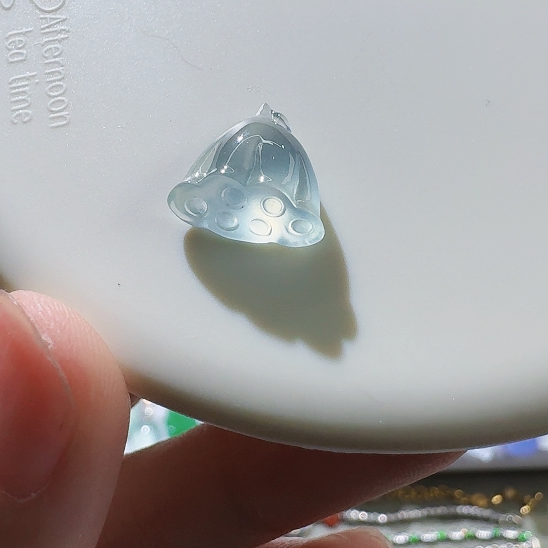 翡翠颈饰未镶嵌莲蓬