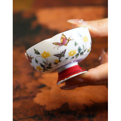 酒红--金缘蝶绘高足花边杯