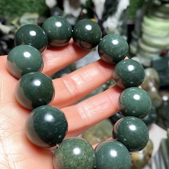 未镶嵌和田玉（糖玉）珠宝半成品