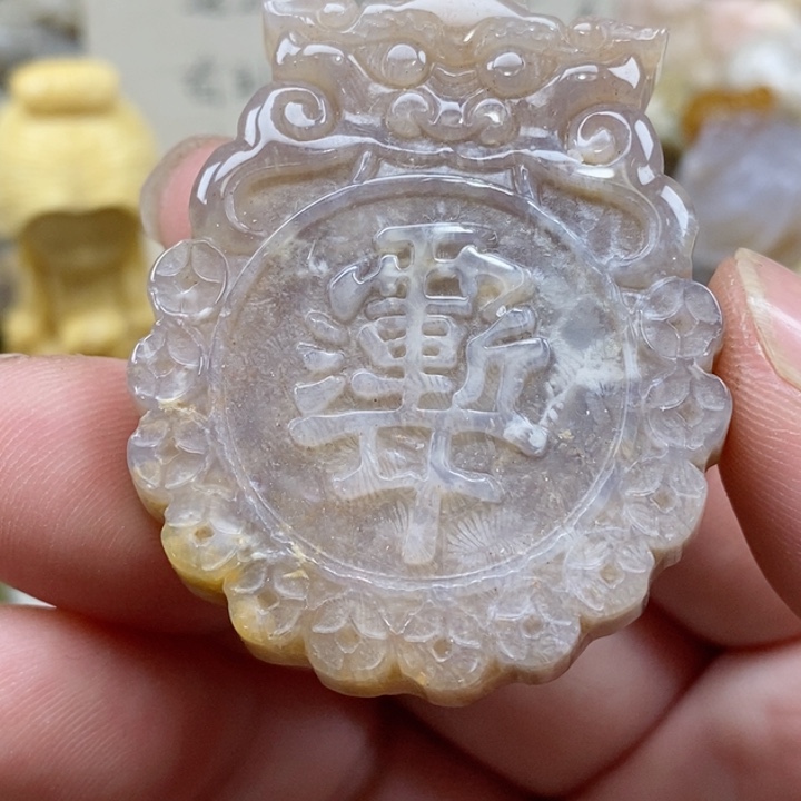 颈饰未镶嵌硅化珊瑚（珊瑚玉）