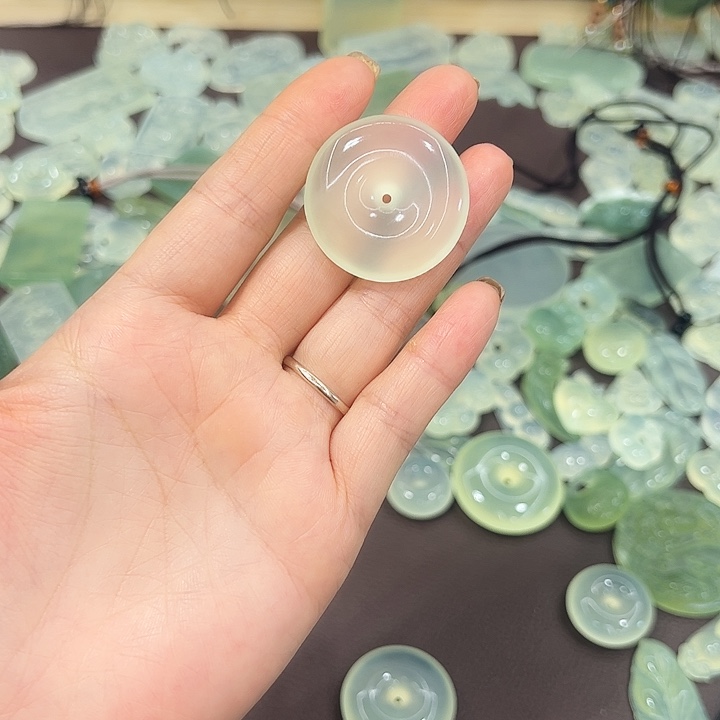 蛇纹石玉合金颈饰