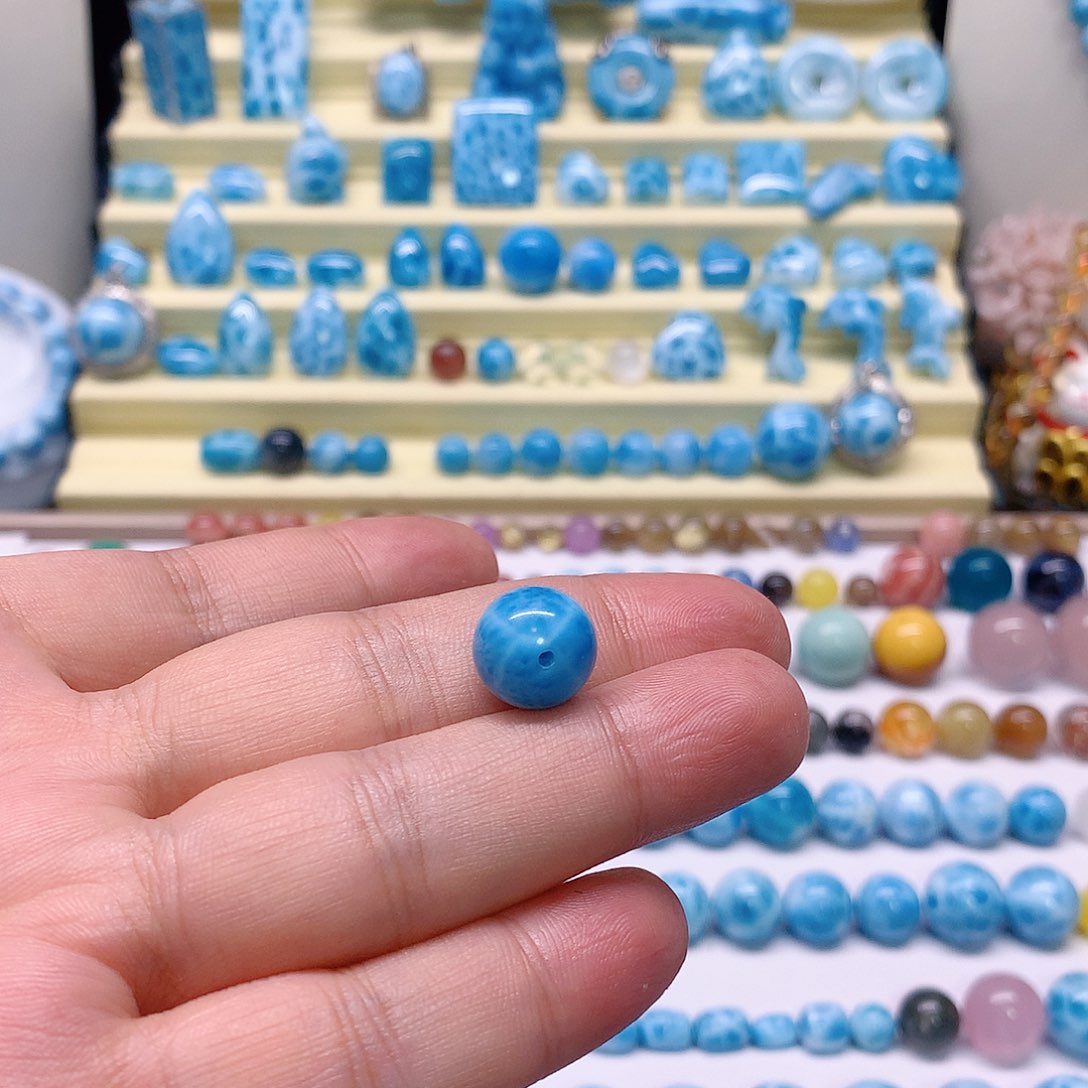 小***a针钠钙石（海纹石）未镶嵌珠宝半成品