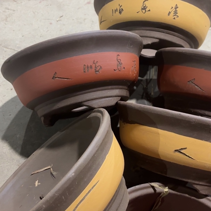 紫砂花盆60-4。      红色