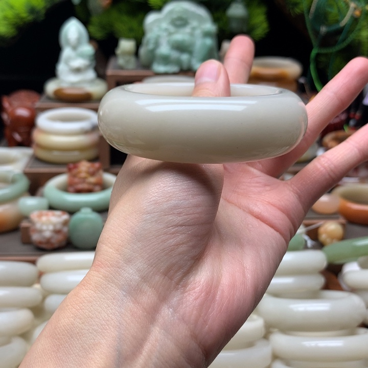 轩***2查罗石合金手镯（开口镯）57.5