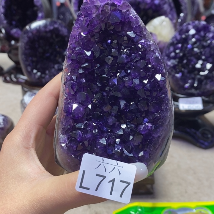 未镶嵌水晶大型摆件（非配饰）