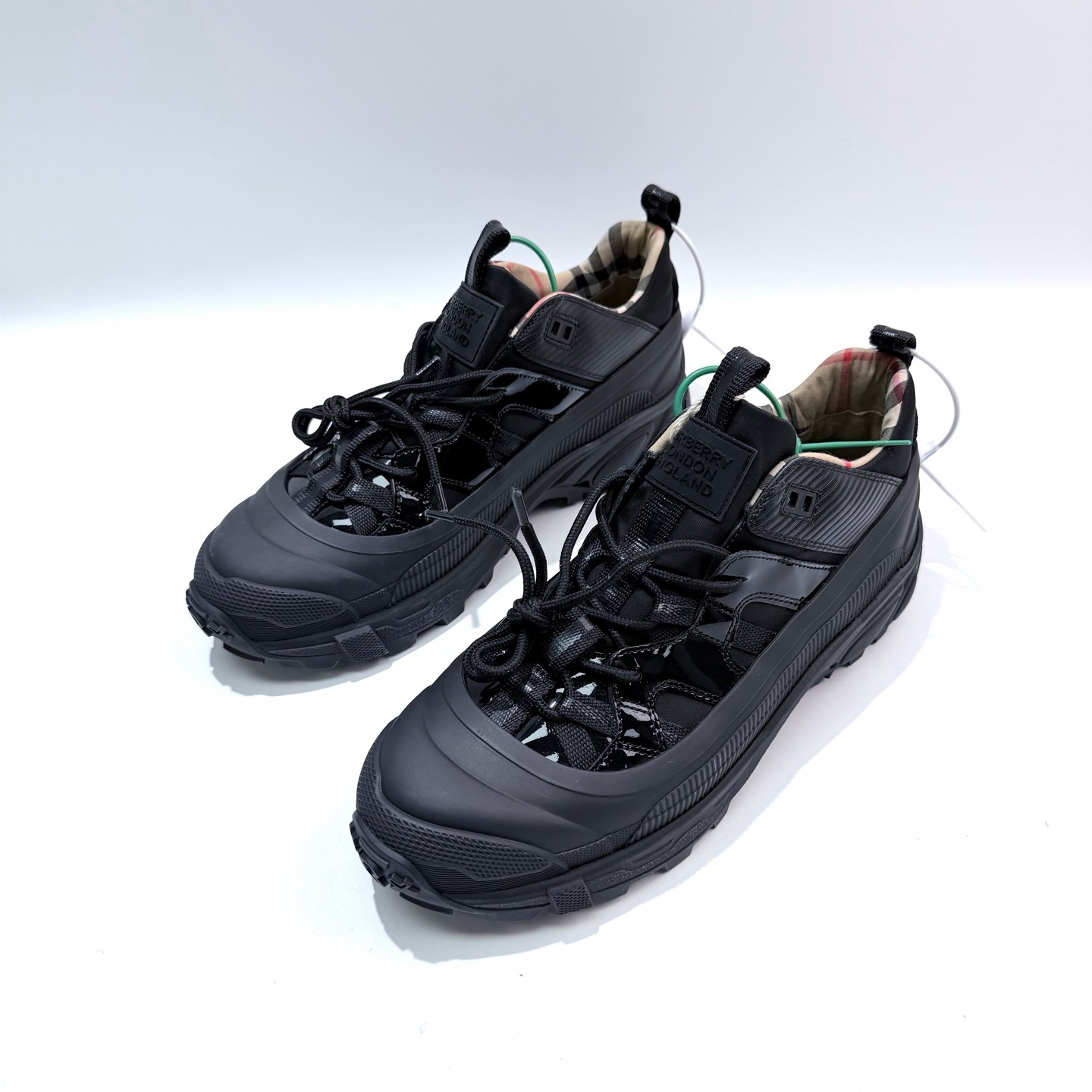 未使用 BURBERRY/博柏利 42码 Arthur 黑色 尼龙低帮休闲鞋bl0843