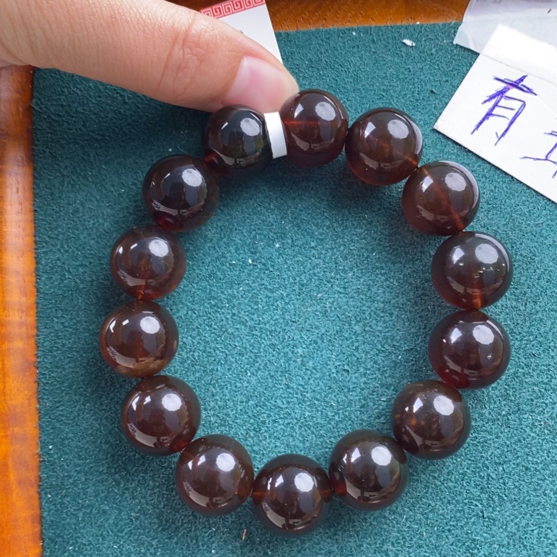 未镶嵌琥珀珠宝奇石