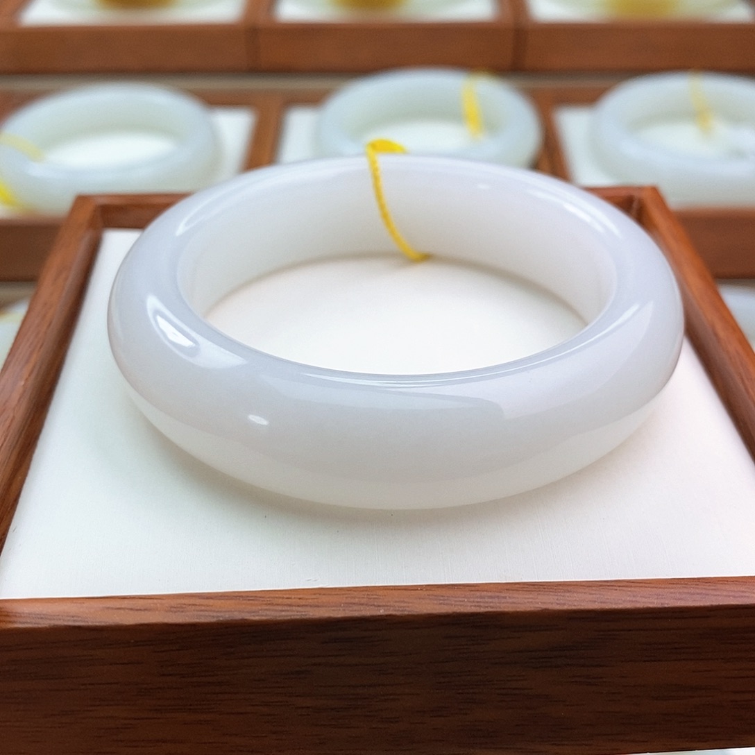 和田玉（白玉）手镯未镶嵌