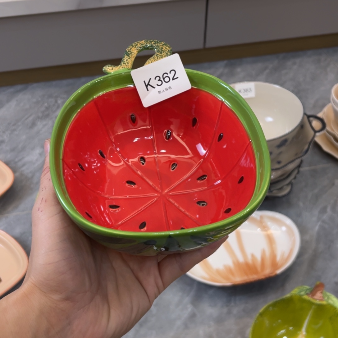 陶瓷微瑕餐具介意勿拍，满18飞！