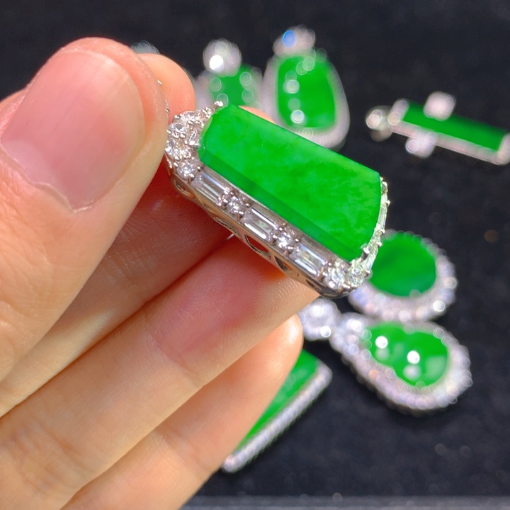 翡翠颈饰银S925镶嵌一个