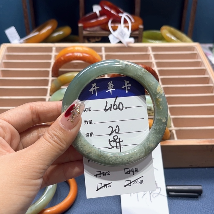 蛇纹石玉手镯合金天**莲
