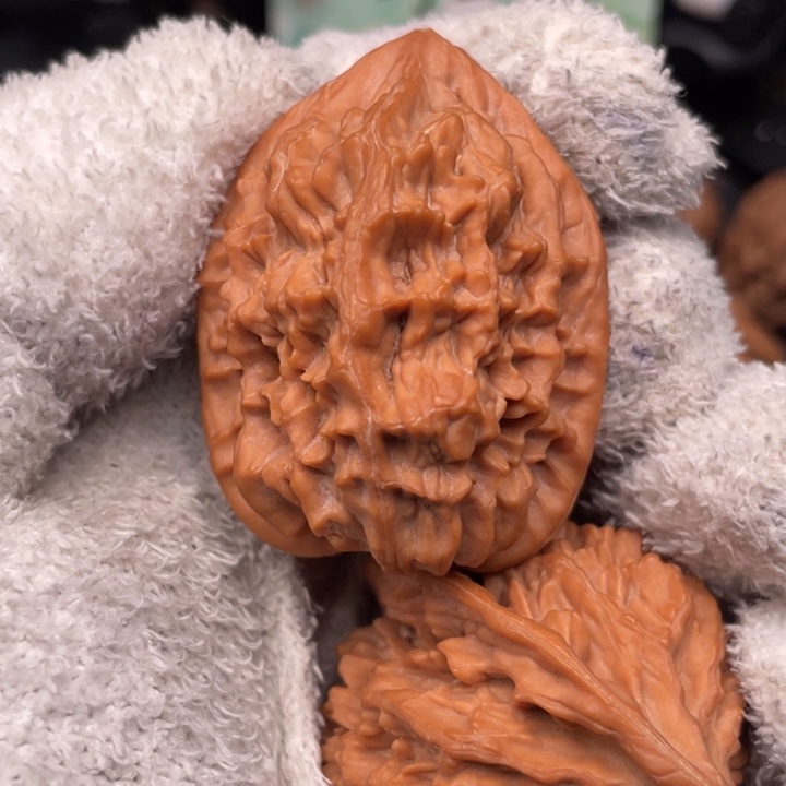 不***丶核桃37尺秦岭野生鸡心福利