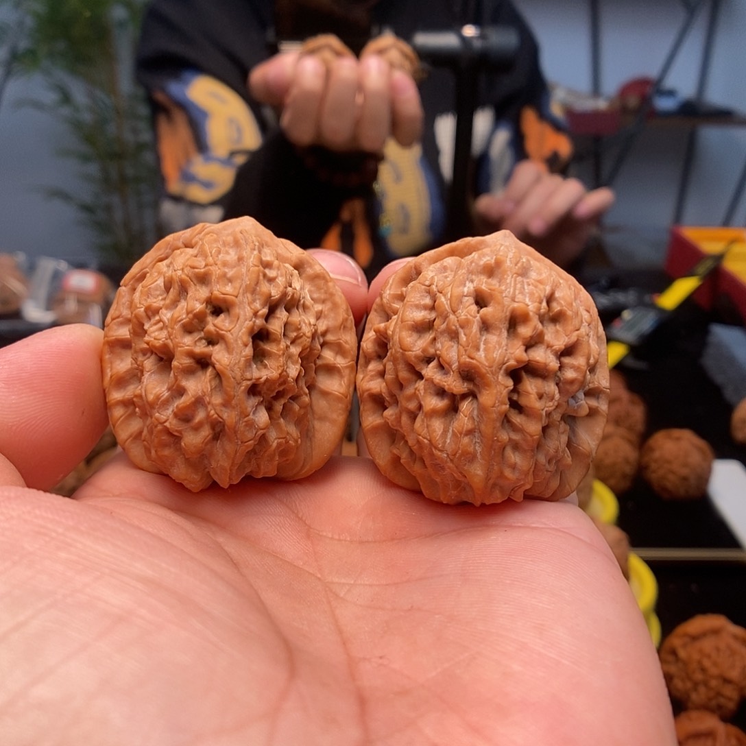 文玩核桃吊坠马老四40