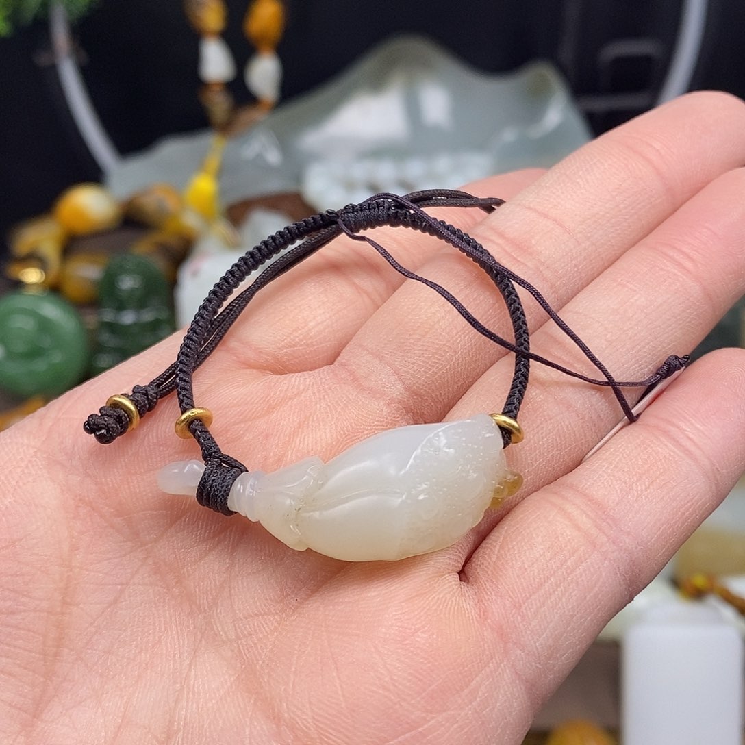 和田玉颈饰未镶嵌3