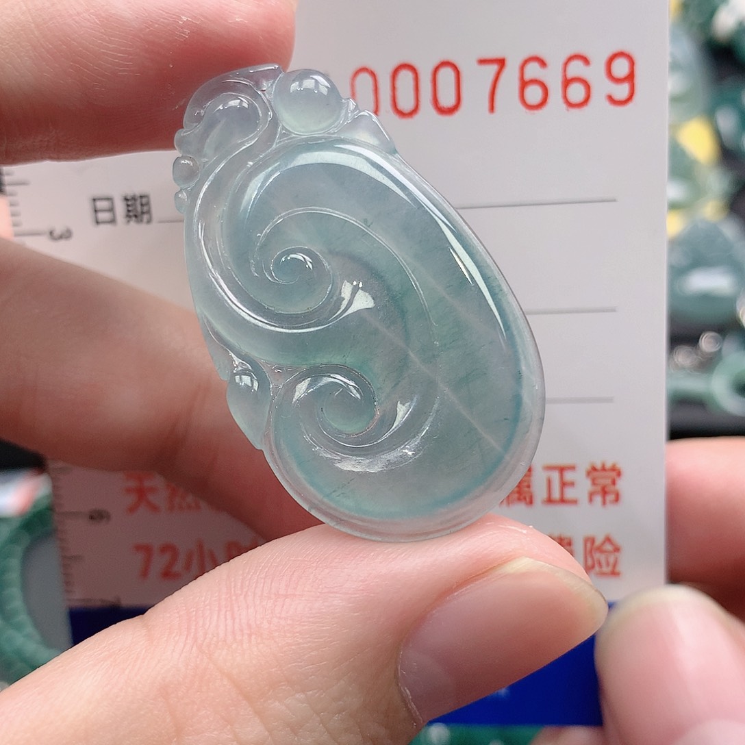 翡翠吊坠(不含链)未镶嵌