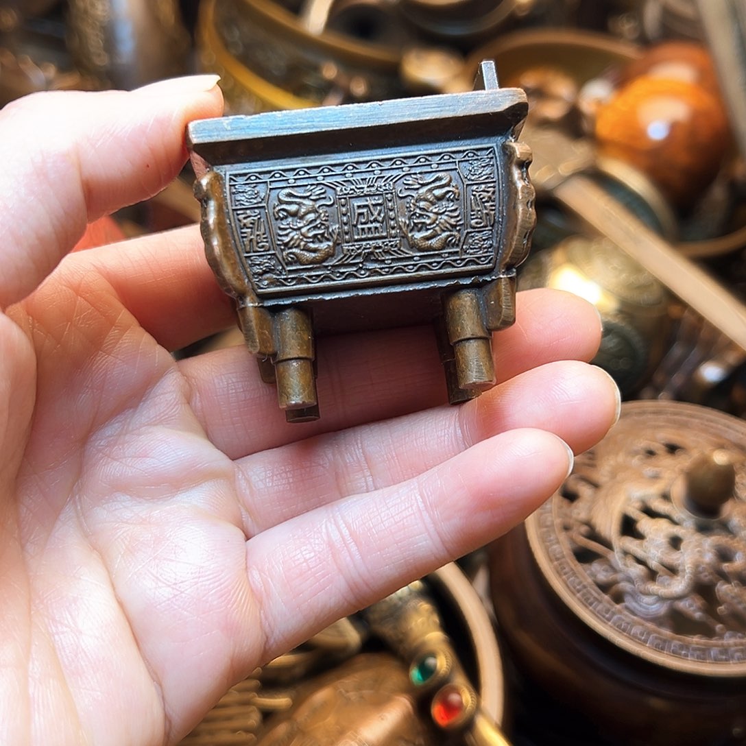 精美铜器工艺品等