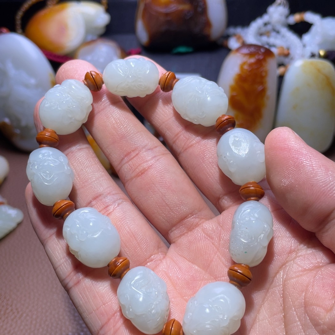 A***啊吊坠(不含链)未镶嵌和田玉