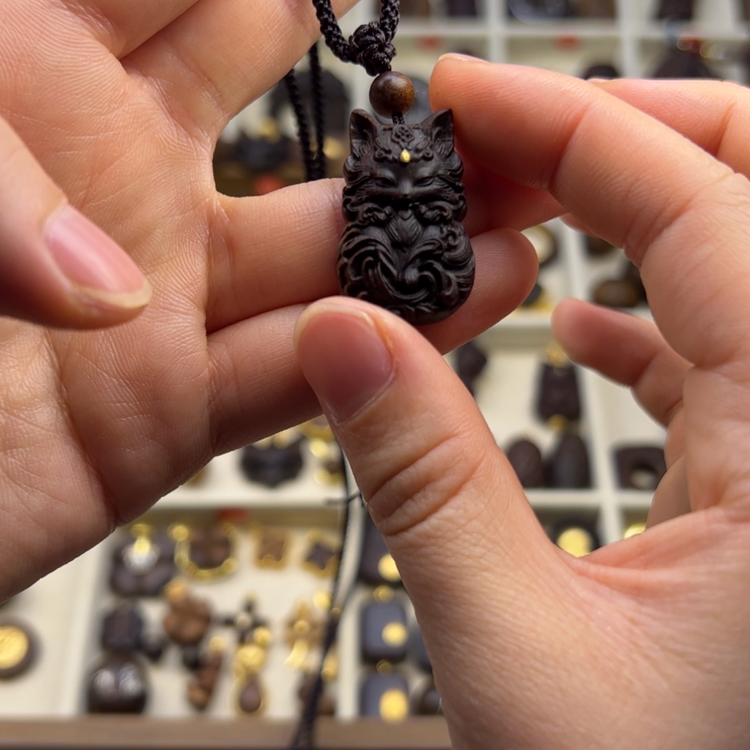 木质类凤九随行脖挂配饰