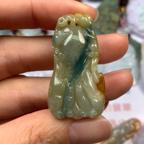翡翠颈饰未镶嵌翡翠