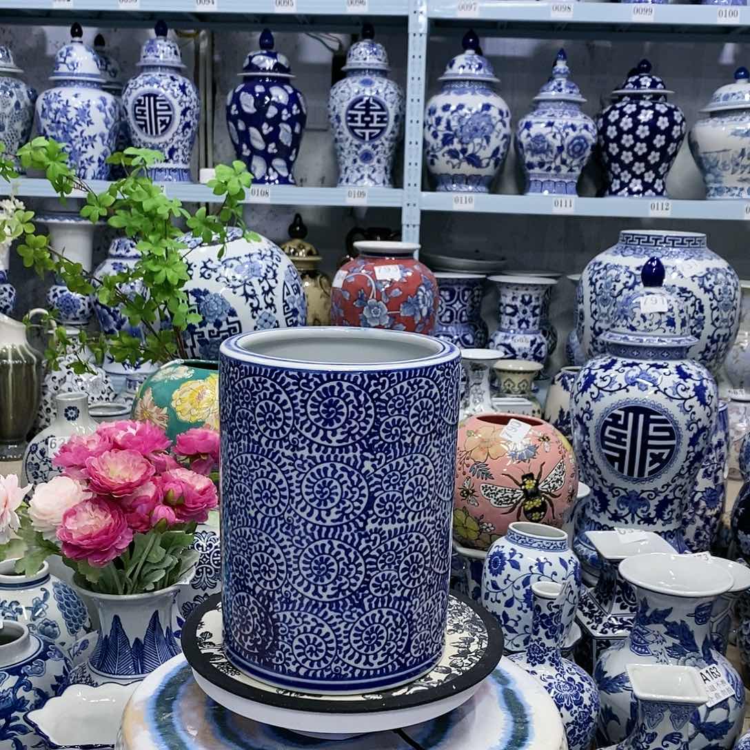 【闪购商品】摆件直筒瓶瓷器摆件………………………………
