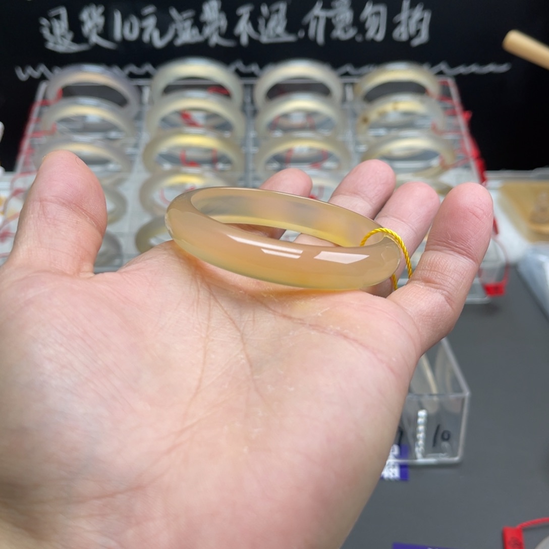 玛瑙/玉髓手镯未镶嵌做****好