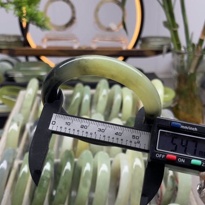 蛇纹石玉未镶嵌手镯358