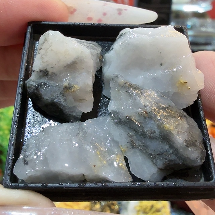 雨13g聚金阁天然明金矿标