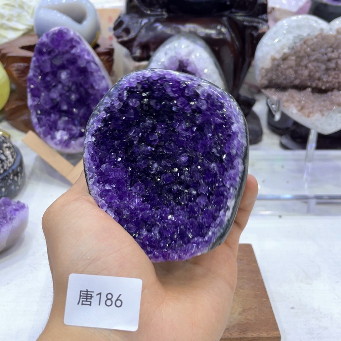 未镶嵌水晶大型摆件（非配饰）