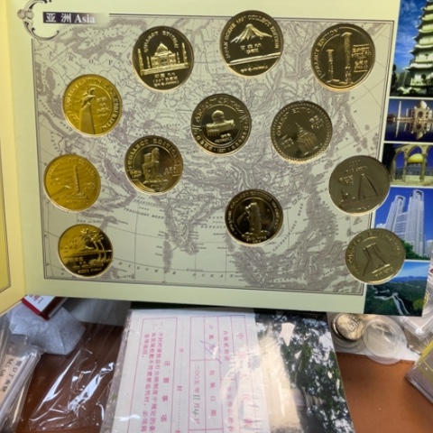 黄铜合金纪念章套册，，，，。