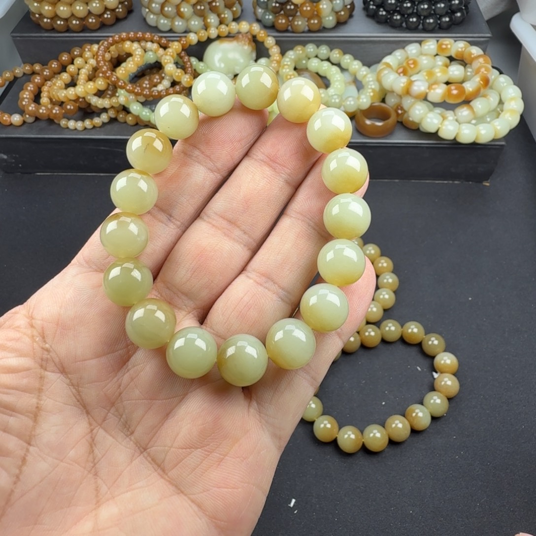 小***麦和田玉未镶嵌手链