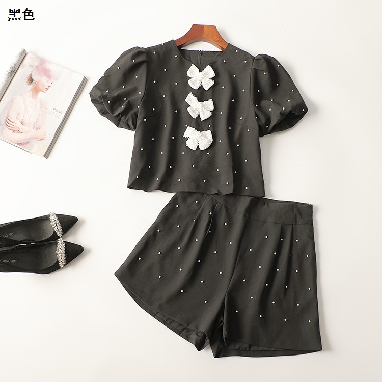 245279春钉珠短款短袖圆领上衣裤子套装
