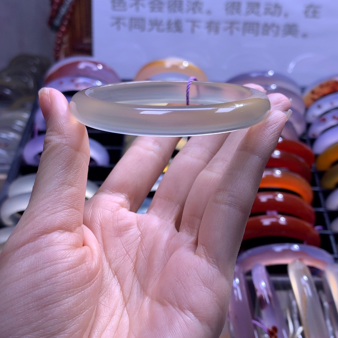 【闪购商品】玛瑙/玉髓手镯未镶嵌白**尘