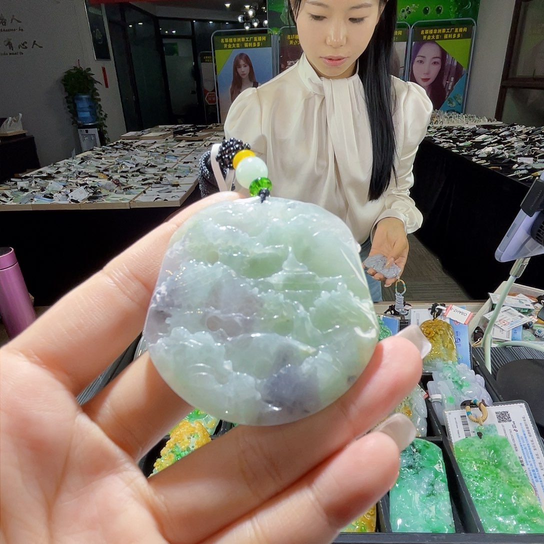 颈饰未镶嵌翡翠一