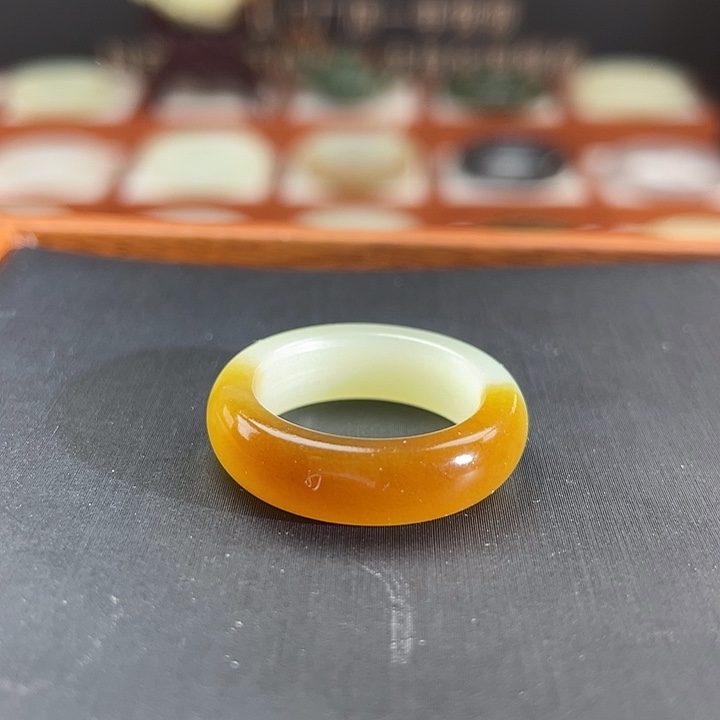 和田玉戒圈未镶嵌新疆且末金山