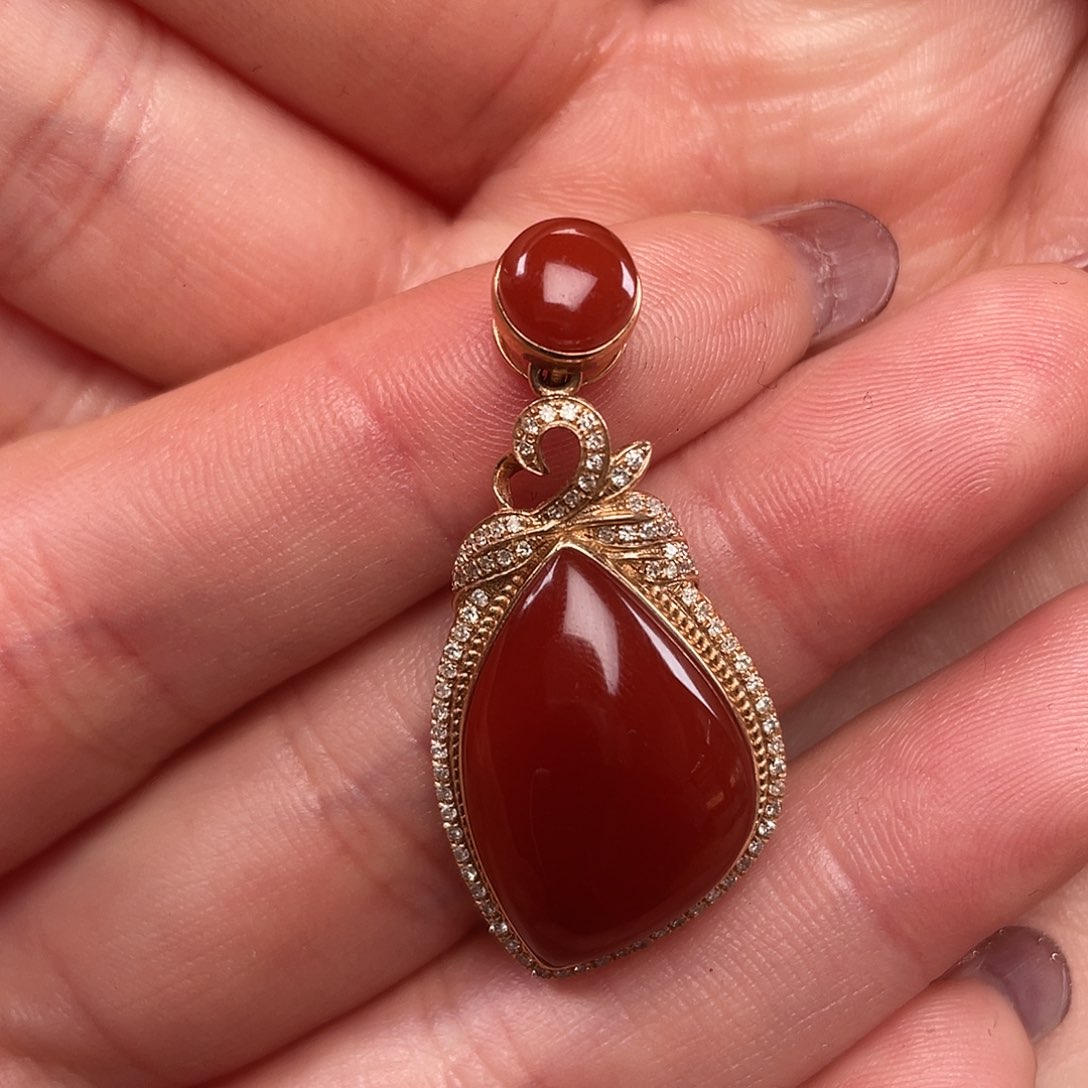 南红玛瑙吊坠未镶嵌随**流