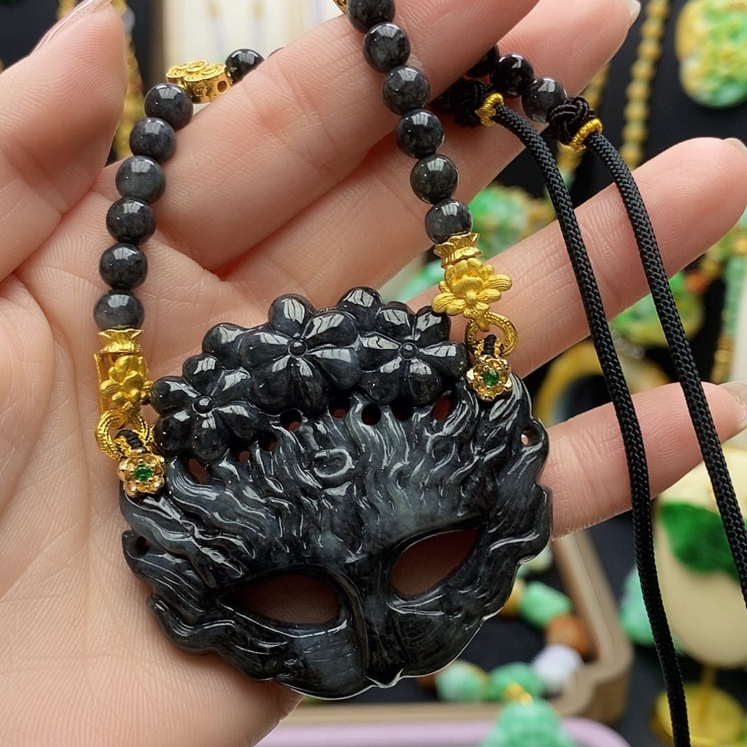 翡翠颈饰未镶嵌天然