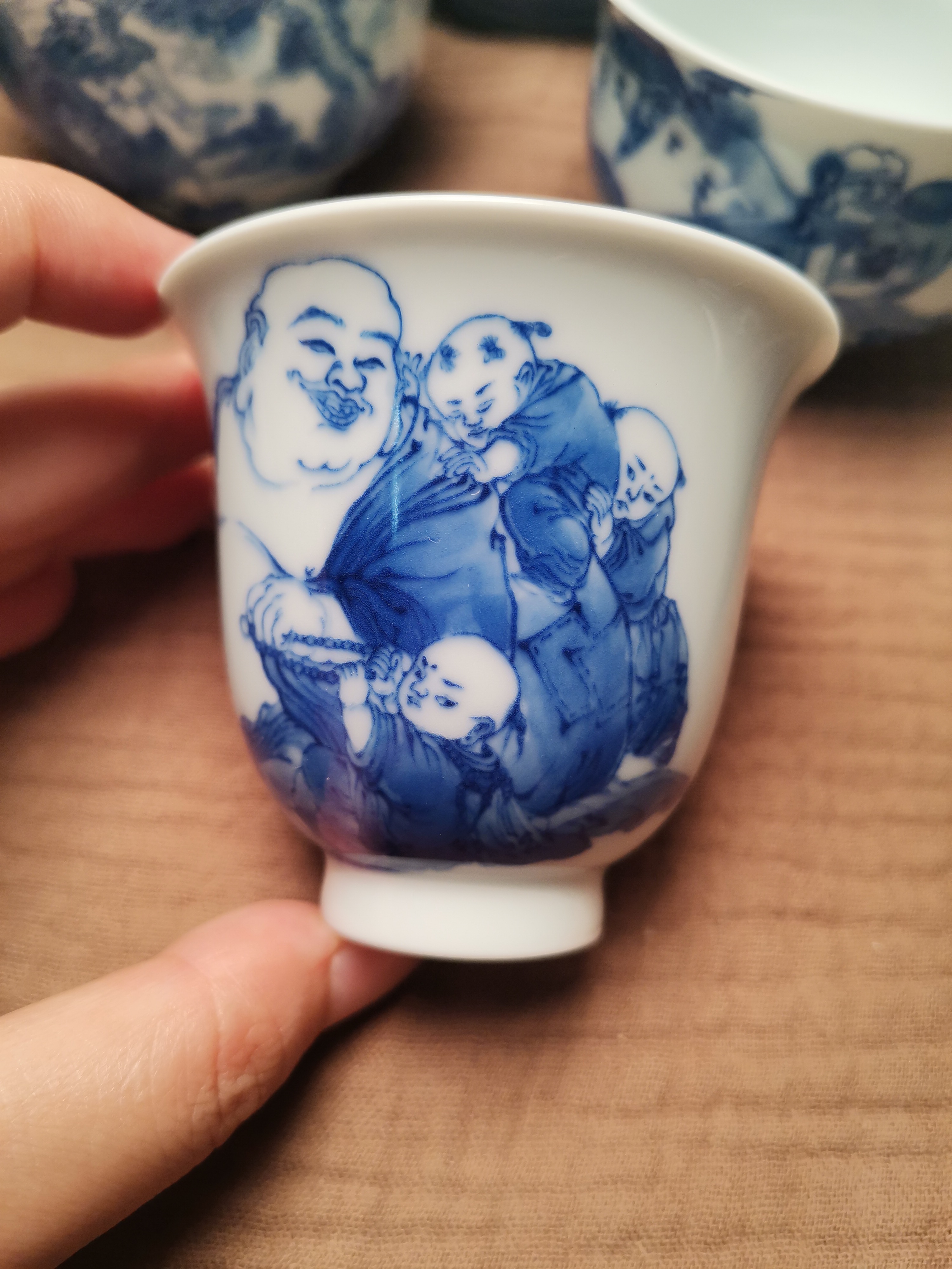 景德镇手绘皆大欢喜铃铛杯