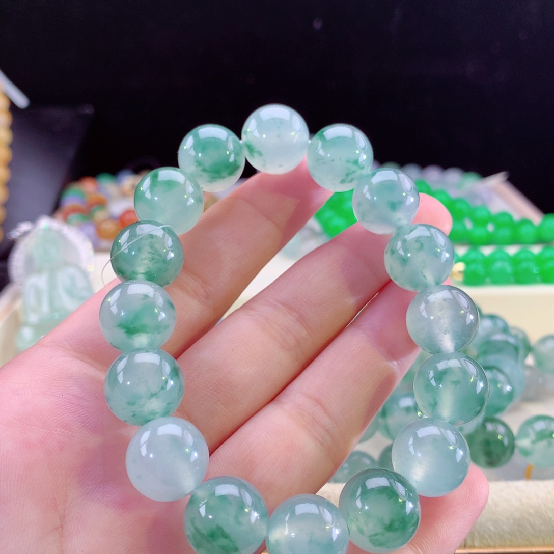 翡翠手链未镶嵌飘花