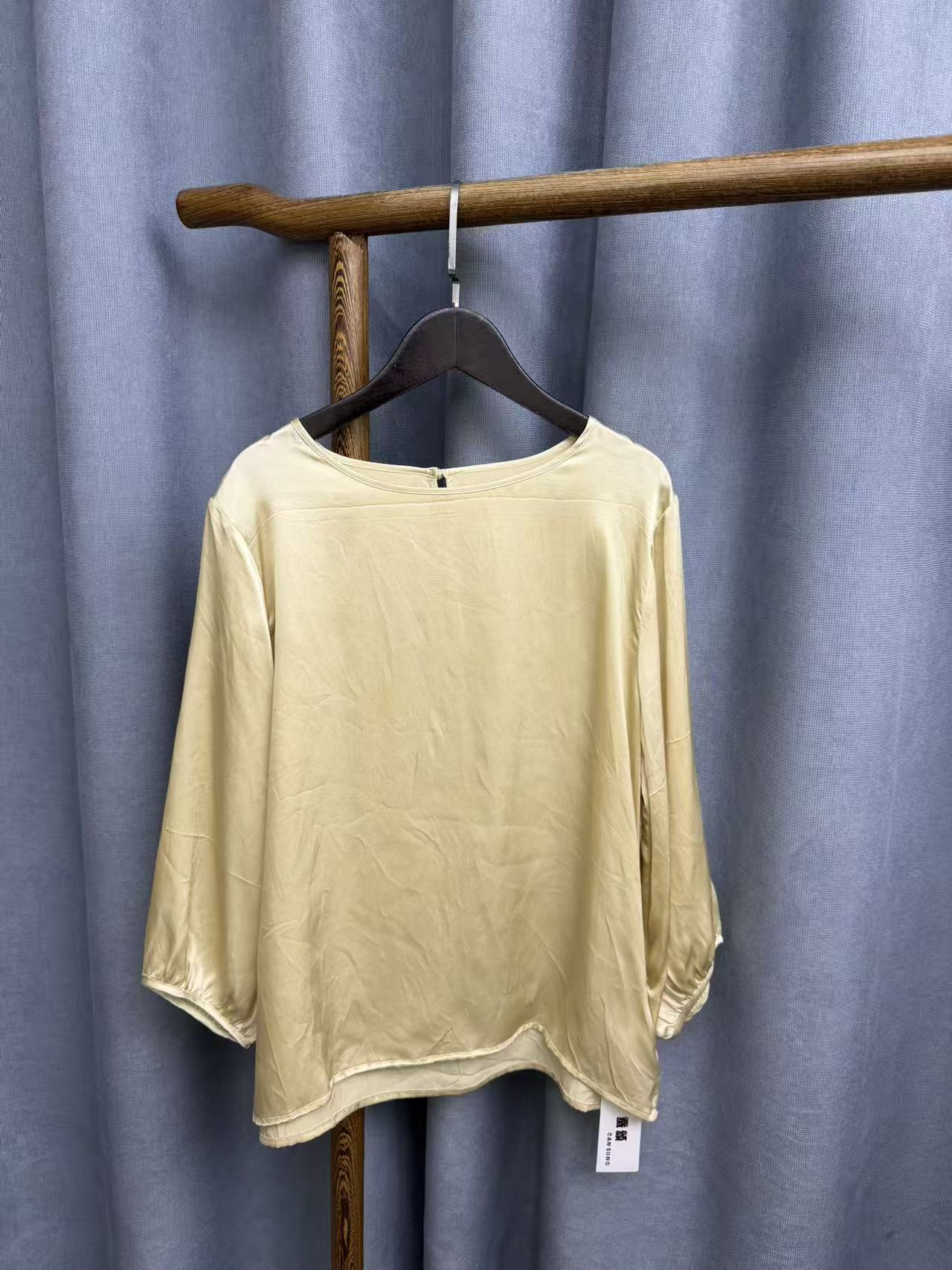 (瑕疵)新款休闲时尚圆领桑蚕丝七分袖上衣女R312