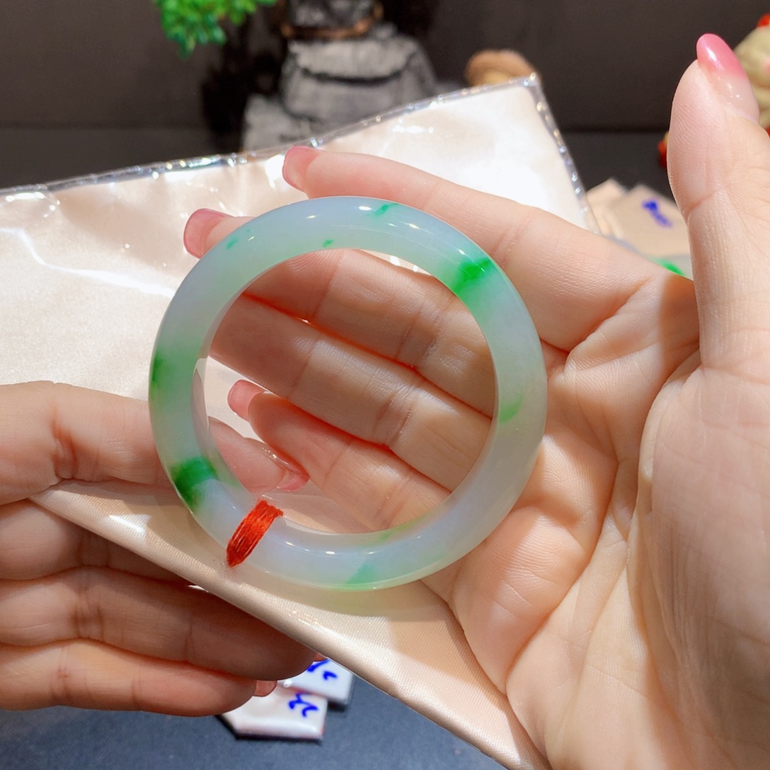 翡翠未镶嵌手镯翡翠手镯