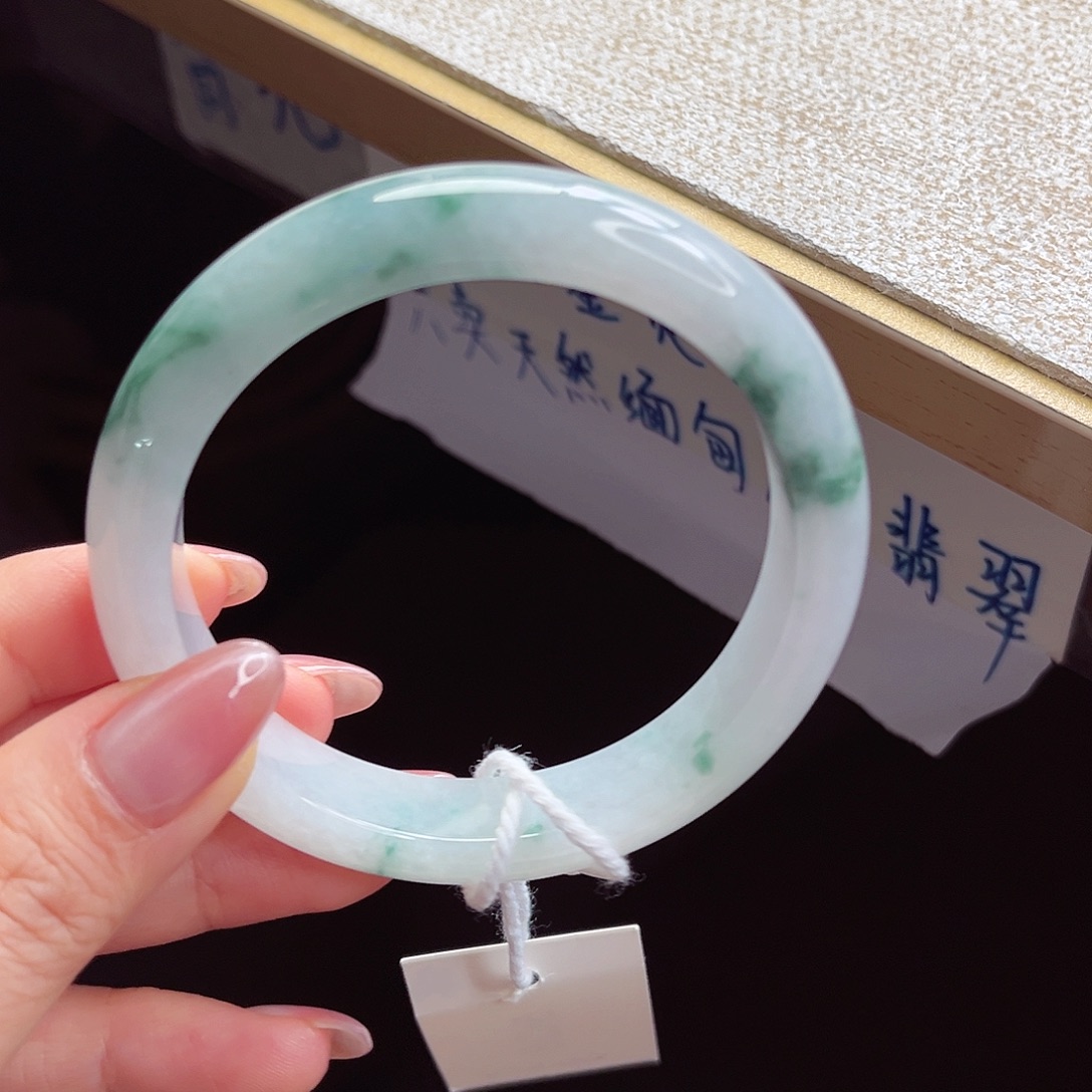翡翠未镶嵌手镯手镯