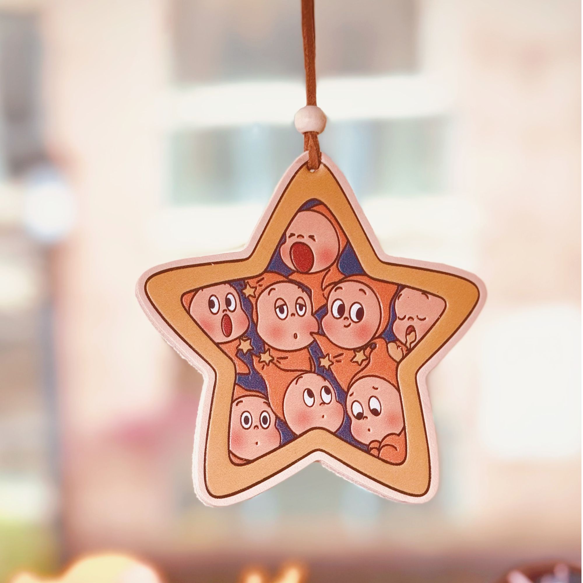 【车挂】正版潮玩手工DIY手办车挂真皮香薰片车内后视镜挂件