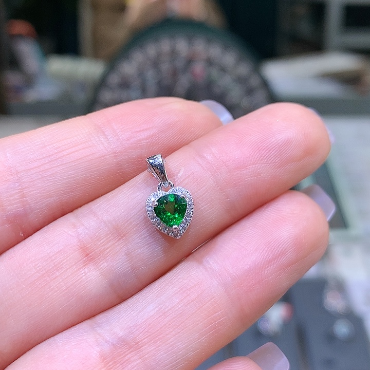 石榴石（沙弗莱）吊坠(赠链)银S925镶嵌