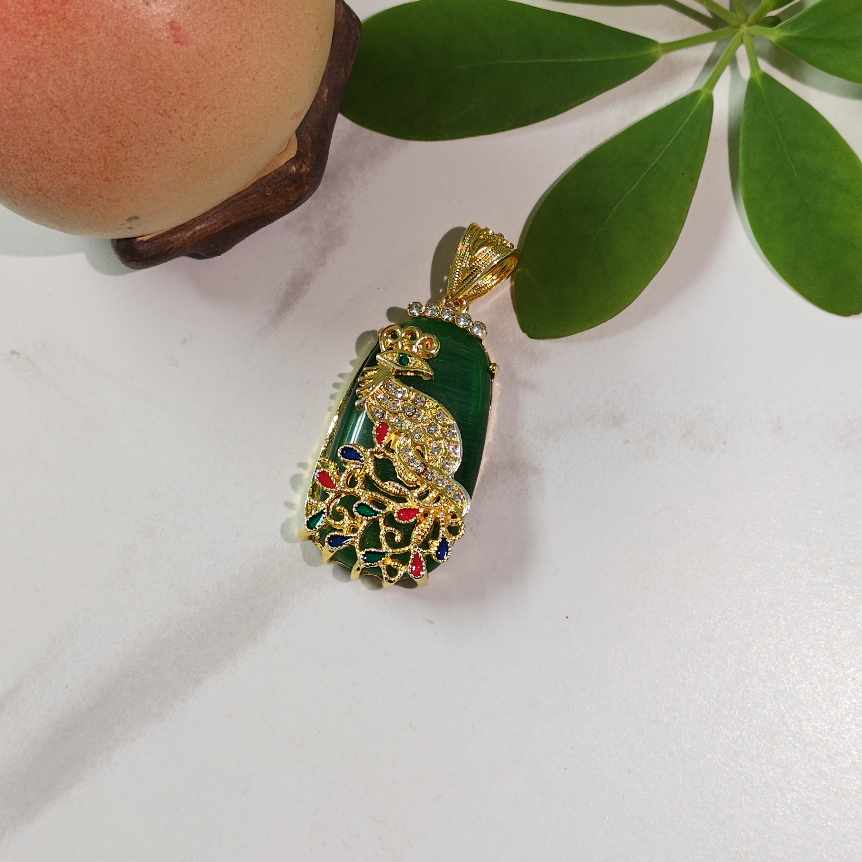 精美时尚饰品带精美礼盒带链子E034